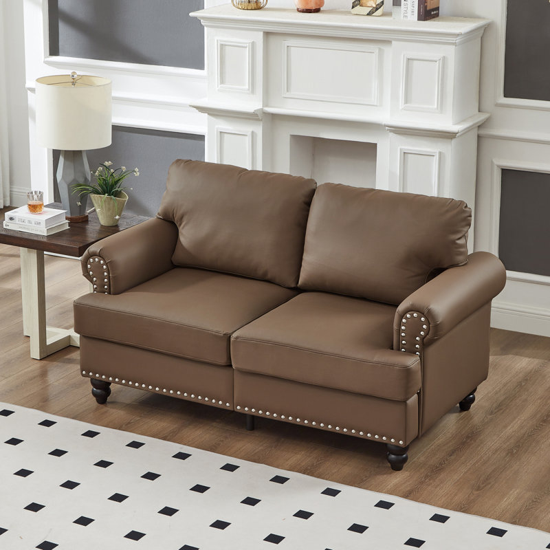 Elegant & Comfortable Leather Loveseat For Modern Living Spaces – Classic American Design With Unique Nailhead Trim