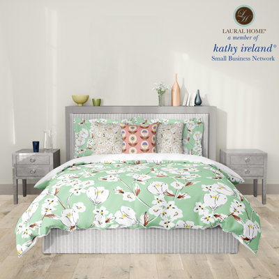 Retro Floral Mint/Cream Microfiber Comforter