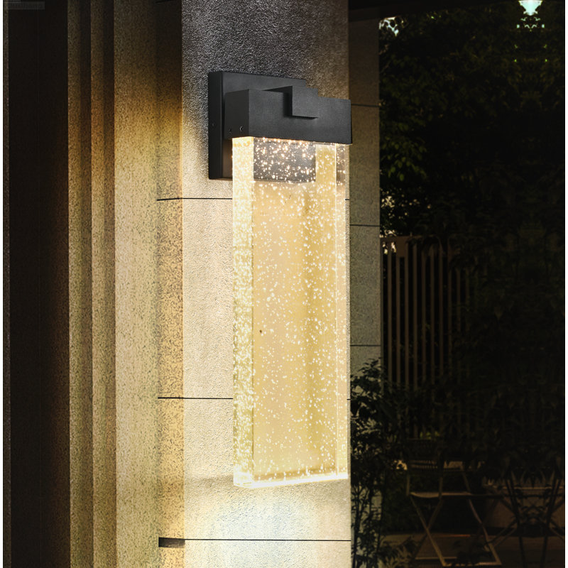 Lanterne murale d'extérieur à DEL 18 po