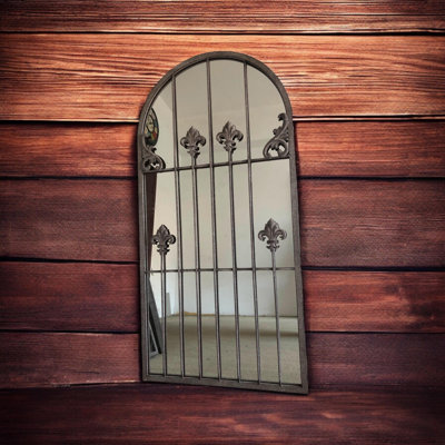 Rustic Metal Garden Wall Mirror Hand Finished Indoor Outdoor Hanging Decorative Accent Decor for Patio Home Decor