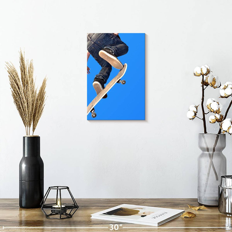 Senne Skateboard Stunt, 12" H x 8" W