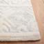Tapis en laine / coton touffeté à la main de couleur ivoire / gris clair Artistry-329047800
