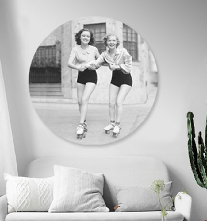 50's Roller Buddies - photographie sur acrylique, H 24 po x l 24 po x P 2,5 po