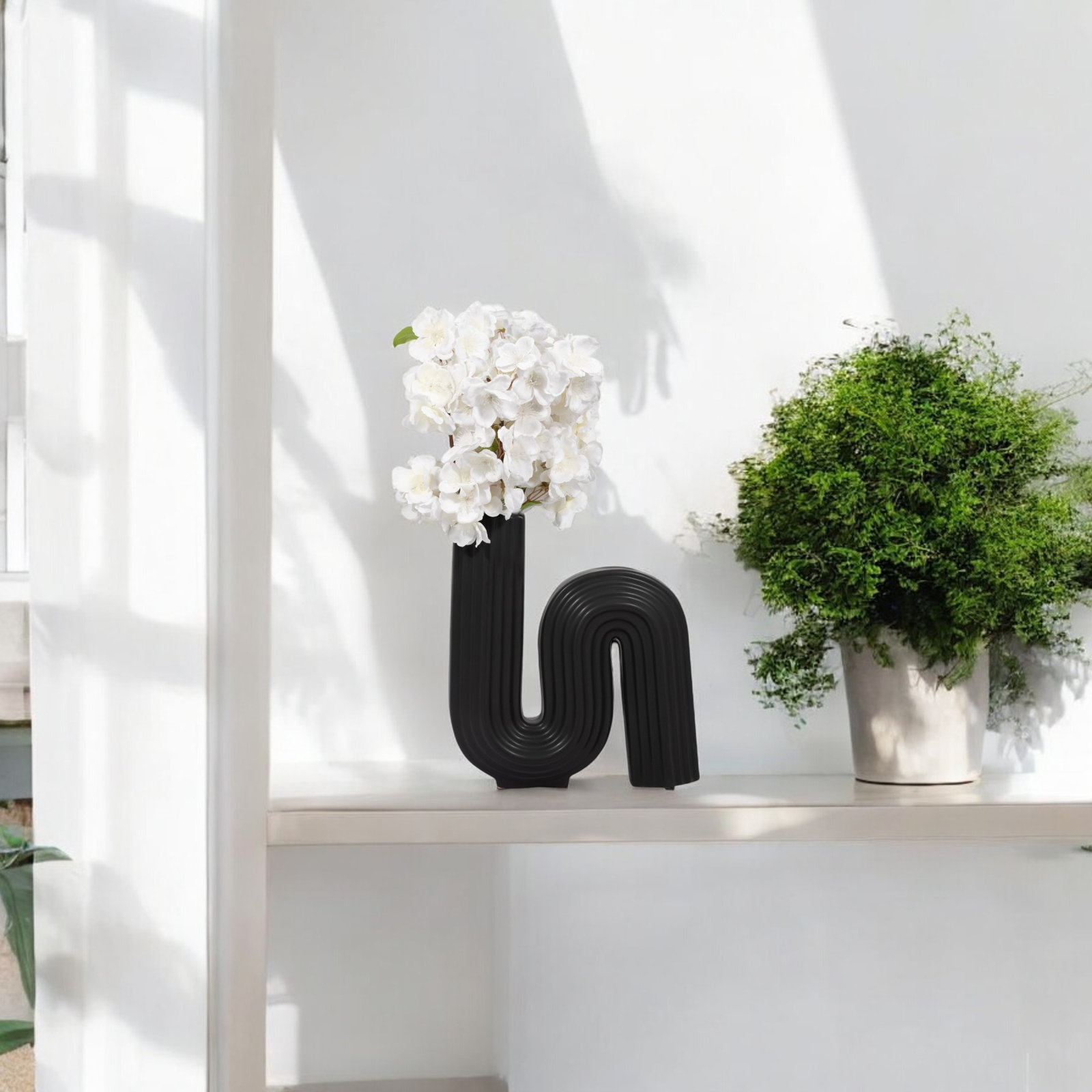 Hayons Ceramic Table Vase, Black