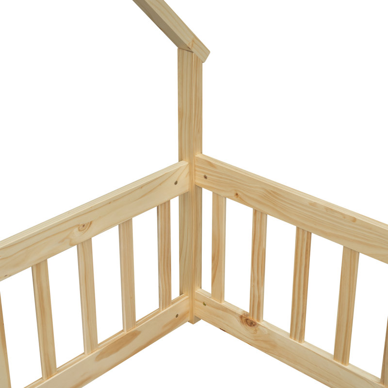 Lit en bois de pin avec conception de maison et garde-corps naturel - conçu pour une expérience de repos paisible et confortable en forme de maison