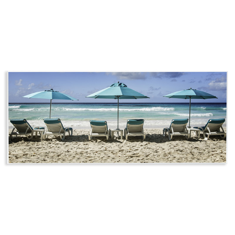 Plaque murale de chaises de plage alignées, design par Mary Lou Johnson