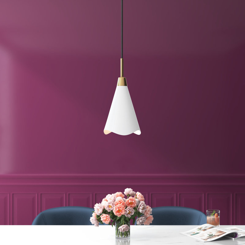 Luminaire suspendu simple en métal à 1 lumière avec plafond Gertrude, H 16 po x l 7,8 po x P 7,8 po, Blanc mat / laiton bruni