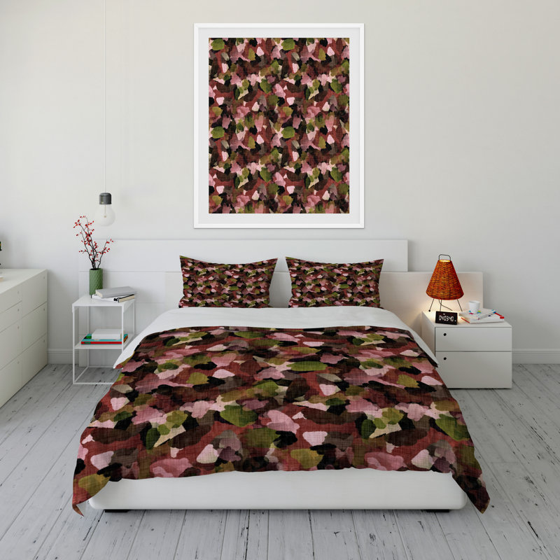 Channel Abstract Comforter, Queen Comforter + 2 Standard Pillowcases