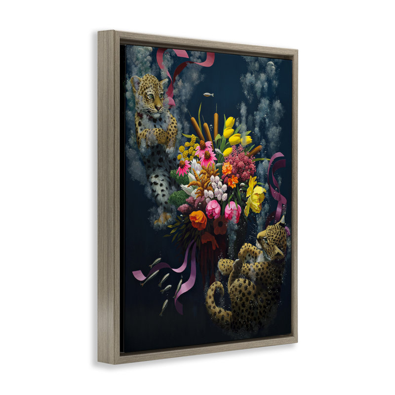 Bouquet avec cadre flottant sous-marin léopards, design par Heather Gauthier, H 21 po x l 17 po