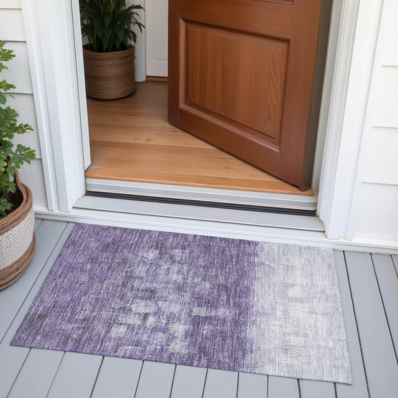 Tapis mauve lavable à la machine intérieur / extérieur Xhevrie, Rectangle 1 pi 8 po x 2 pi 6 po