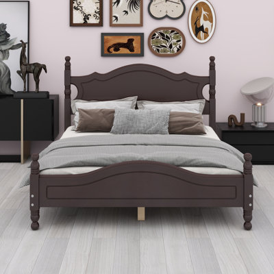 Lit plateforme de style rétro avec support en lattes de bois