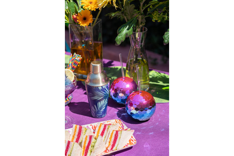 how to throw a pride party at home