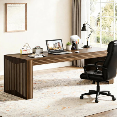 Bureau minimaliste de 79 pouces de long avec grain de bois brun, espace de travail double spacieux, planche E0, patins réglables, facile à assembler pour le bureau ou l'espace de travail