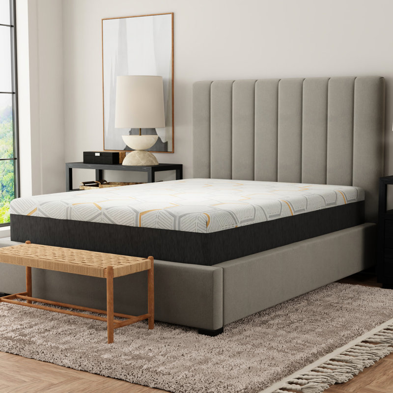 Matelas en mousse à mémoire de forme de 12 po avec gel de cuivre - base à grille d'air très grande tête pour une flexibilité qui permet de neutraliser les odeurs.
