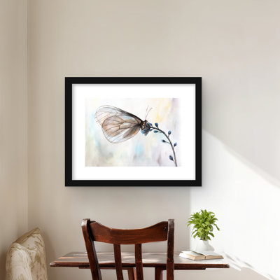 Papillon sur fleurs bleues - reproduction encadrée pour la chambre à coucher