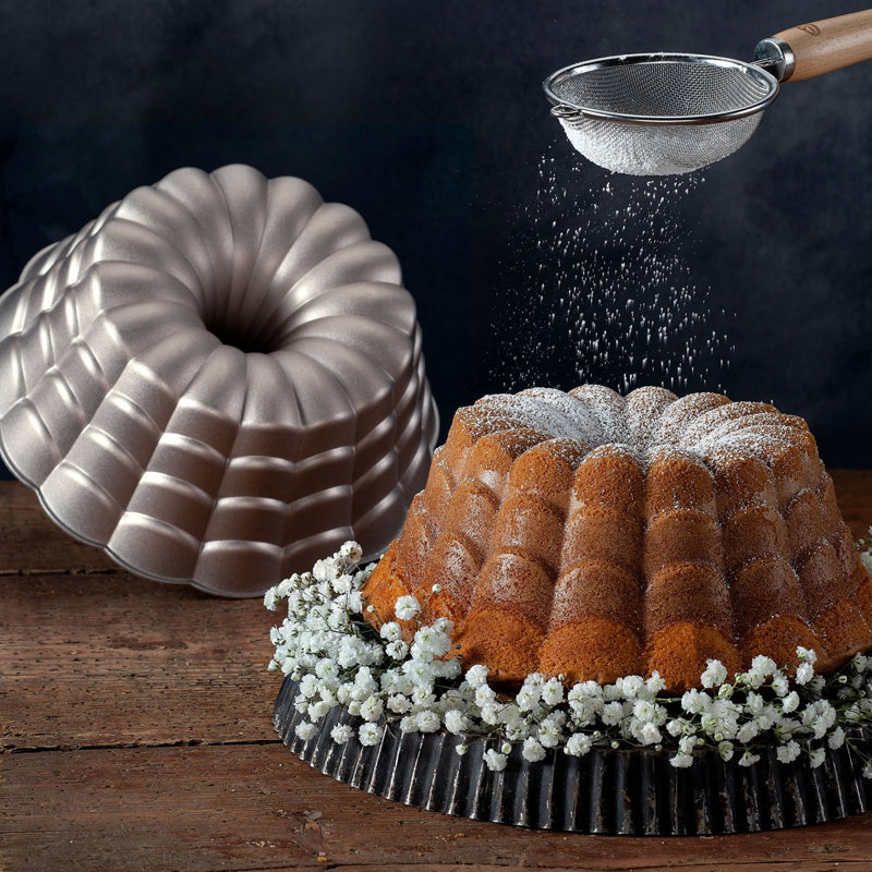 Dr. Oetker Fluted Cake Pan