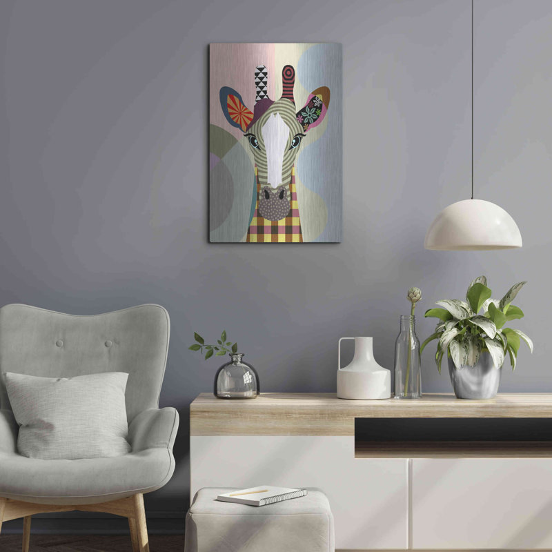 «Stand Tall Giraffe» par Lanre Adefioyue, H 24 po x l 16 po