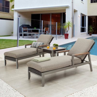 Chaise longue double inclinable avec coussins et table 67,7 po Bertolde