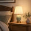 Lampe de chevet en céramique verte 16,3 po avec abat-jour en tissu beige, base dorée et interrupteur en ligne