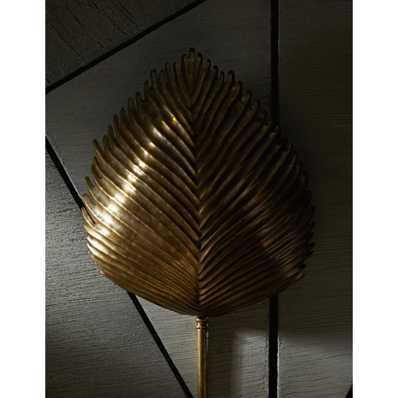 1 - Light Wallchiere