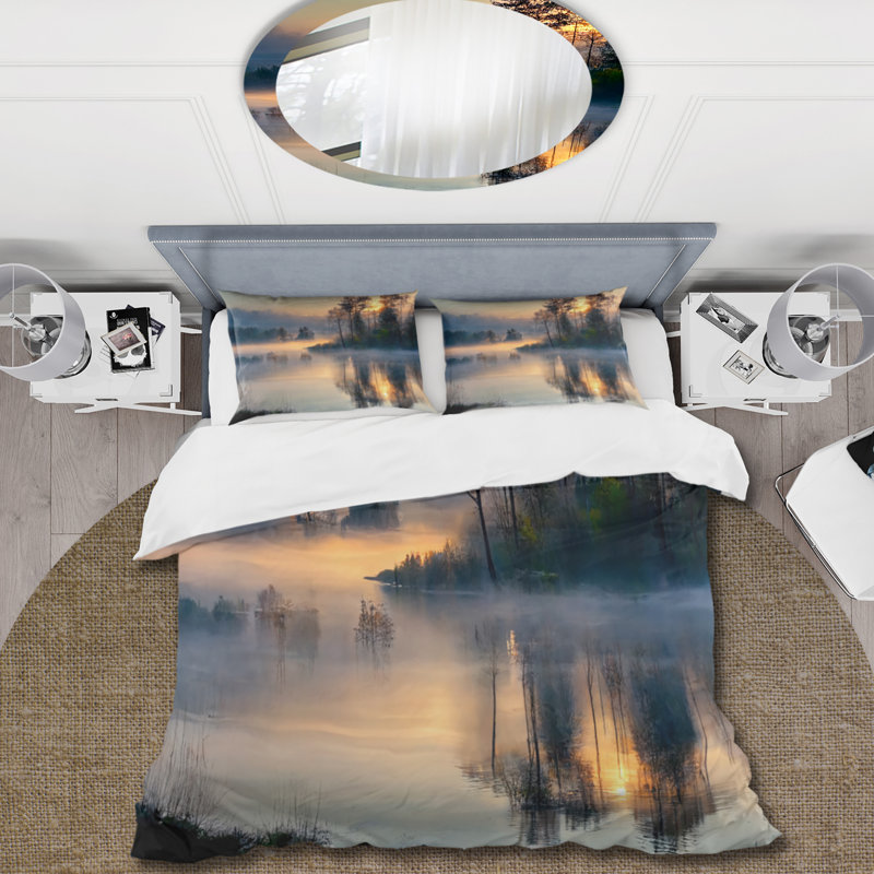 Ensemble de housse de couette en microfibre / polyester Morning Fog Over The Lake Sunset II
