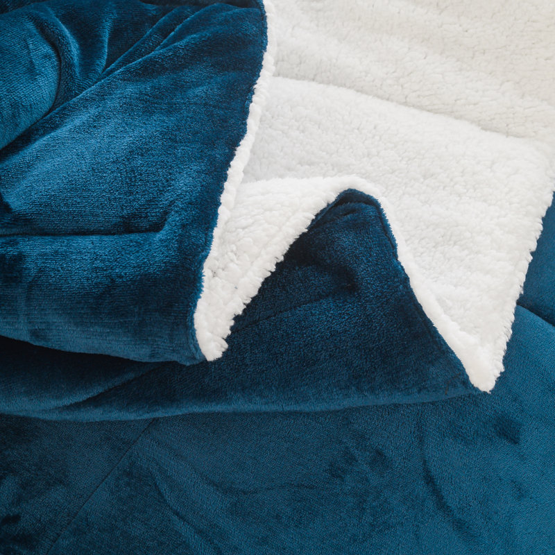 Mountain Ridge Boxed Polyester Box Stitch Comforter, King, Navy Blue