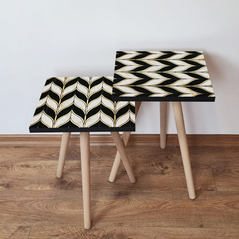 Ensemble de tables gigognes modernes (2 pièces), blanc et noir avec accents dorés | 100% panneau de fibres à densité moyenne avec pieds en bois de hêtre | Plus grande table: 13,8 x 18,5 x 13,8 pouces, plus petite table: 13,8 x 16,5 x 13,8 pouces | Conception géométrique élégante pour le salon et le bureau