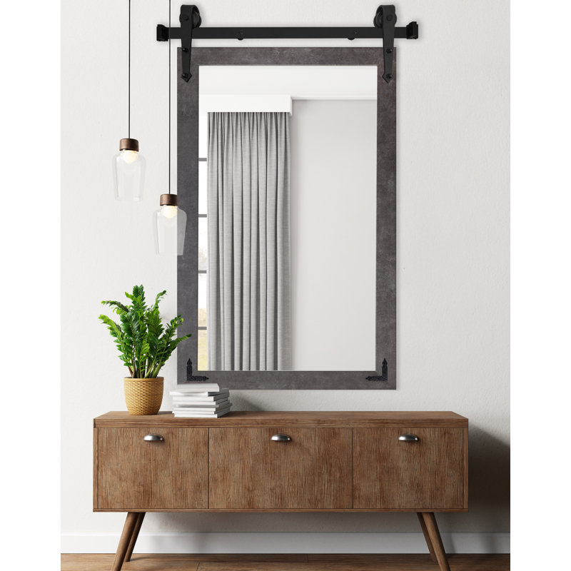 Miroir vertical moderne avec rail de porte de grange en acier et supports de coin décoratifs en métal Modern, Béton, 54 x 33