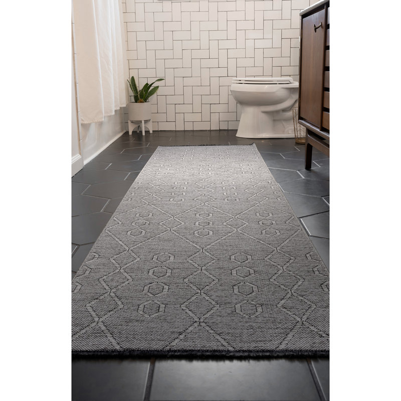 Brenly Geometric Machine Washable Non Skid Indoor Area Rug - Light Gray, Runner 2'3" x 7'7"