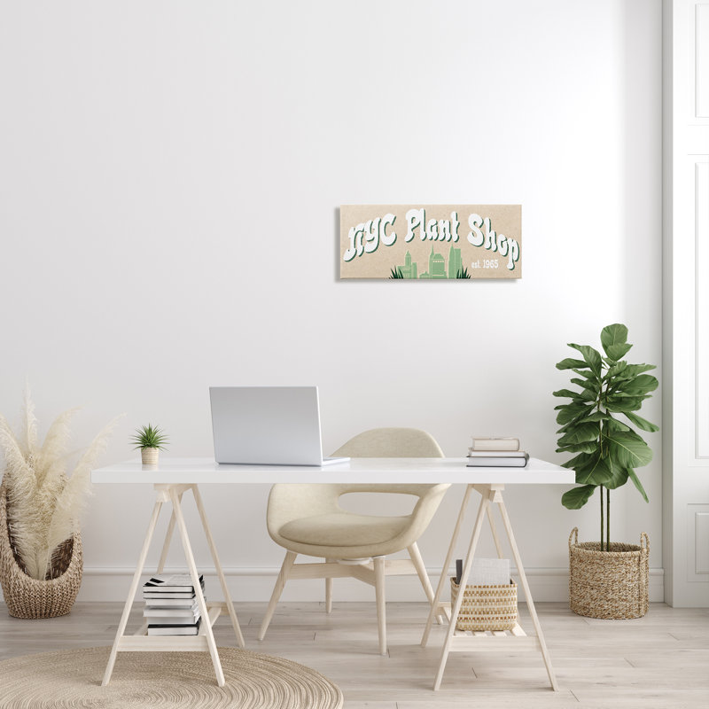NYC Plant Shop Green Grass Skyline Est par Daphne Polselli, H 10 po x l 24 po, Toile tendue
