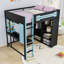 Lit mezzanine double en bois avec bureau, garde-robe ouverte, lumière DEL et prises de courant-214970721