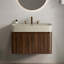 Meuble-lavabo suspendu avec lavabo intégré en surface solide beige crème et meuble en bois imitation noyer-405133391