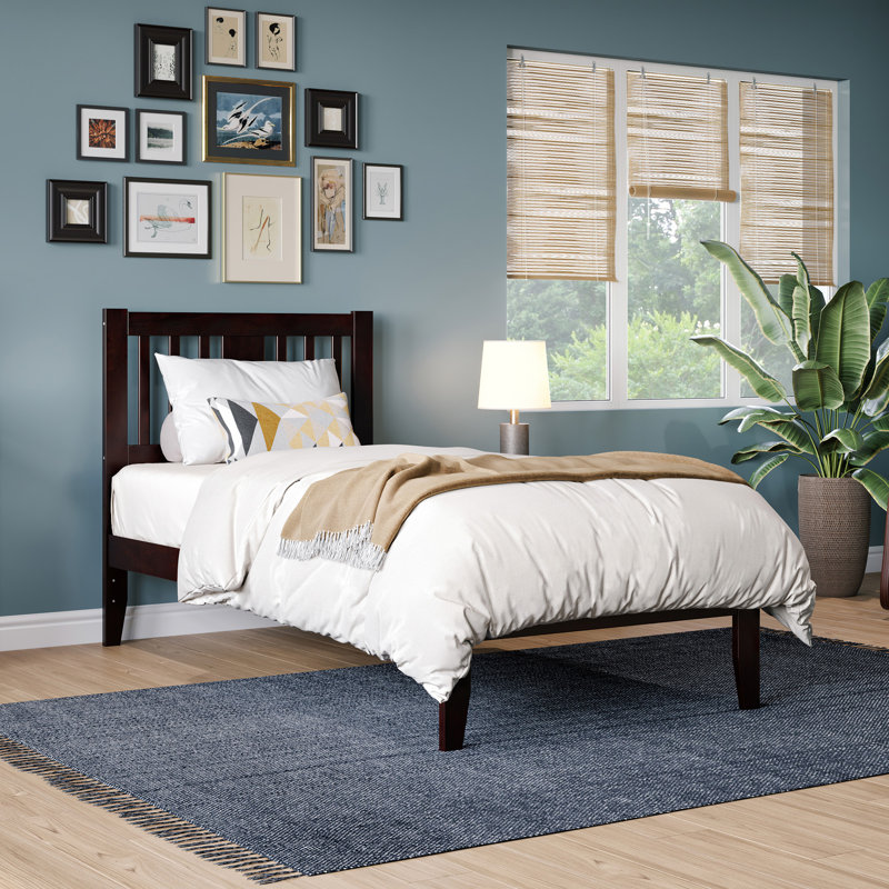 Lit plateforme en bois massif Zosia, Simple, Espresso