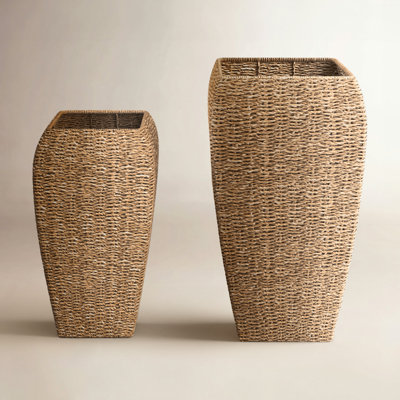 Vidor 16" Pot Planter