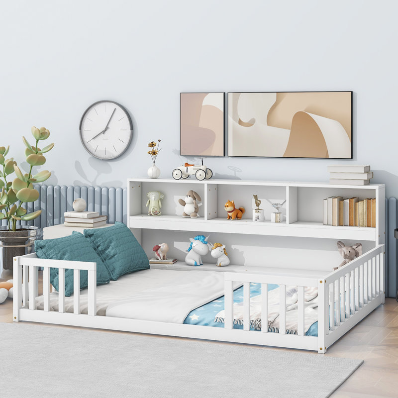 Lit double pleine grandeur avec bibliothèque latérale, tablettes de rangement et garde-corps, lit plateforme en bois peu encombrant pour la chambre à coucher, blanc