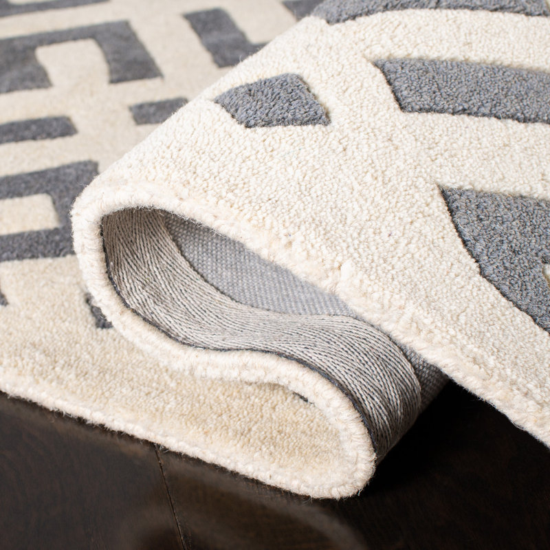 Sanyiah Geometric Handmade Tufted Wool Dark Grey/Ivory Area Rug, Round 7'