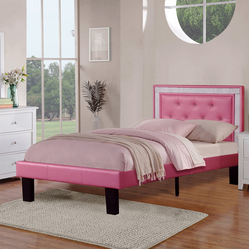 Lit, similicuir rose avec pieds en bois capitonné, Lit double