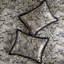 Édredon 12 pièces pour très grand lit noir. Comprend des draps en coton. Comprend un édredon, des taies décoratives, des oreillers et une jupe de lit. Motif cachemire captivant merveilleux-121299558-121299560