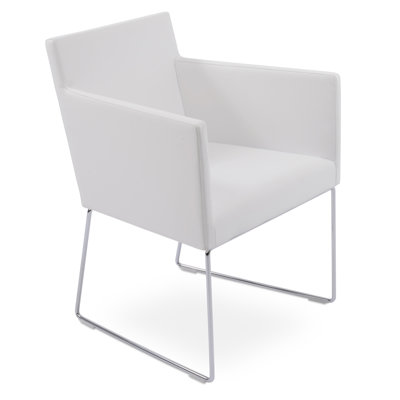 Chaise avec accoudoirs en fil de fer Harbut