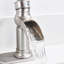 Robinet de salle de bains monotrou avec ensemble de drainage-72243847