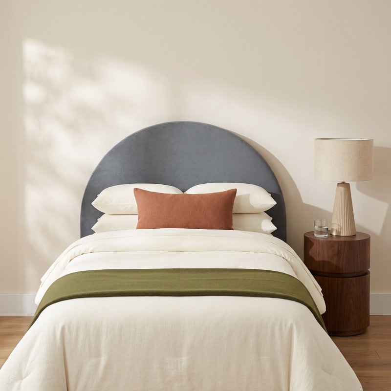 Reta Comforter, Ivory, King Comforter + 2 King Shams