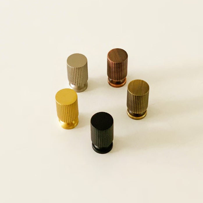 Bouton d'armoire à boutons en laiton massif 1,25 po Madelyn Carter Hanna, Nickel poli, 3/4″ 