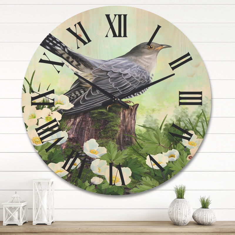 Horloge murale coucou sur une vieille souche, Grand