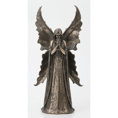 Keagon Statue
