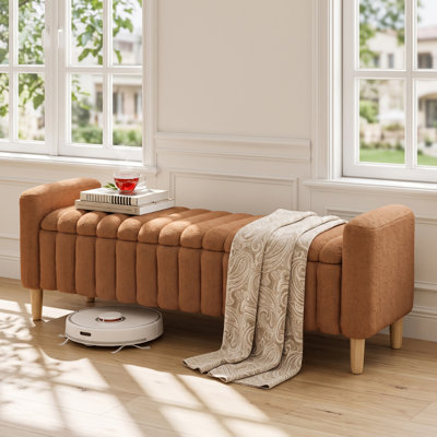 Banc de rangement rembourré à rayures verticales 63 pouces 63 pouces, banc de rangement rabattable avec accoudoirs, pieds robustes en bois d'hévéa, banc décoratif pour le salon de la chambre à coucher
