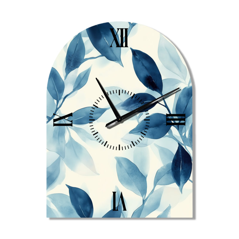 Horloge murale en métal arquée Blue Leaves Botanical Wash I - Style côtier, silencieux, H 31 po x l 23 po - Arche