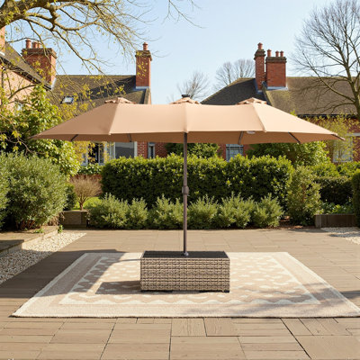 Parasol de marché rectangulaire de 14,5 pi x 8,5 pi avec lumières changeantes de couleurs, application et éclairage télécommandé, base et table basse incluses