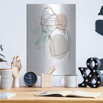 «Meditating Woman» par Sabrina Balbuena, art mural en métal