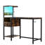 Bureau d'ordinateur brun avec tablettes d'entrée électrique et de rangement, placement de tablette réversible, construction, lumières à DEL, ports, crochet d'introduction pour casque d'écoute pour travailler, brun, fabrication de prise de courant,