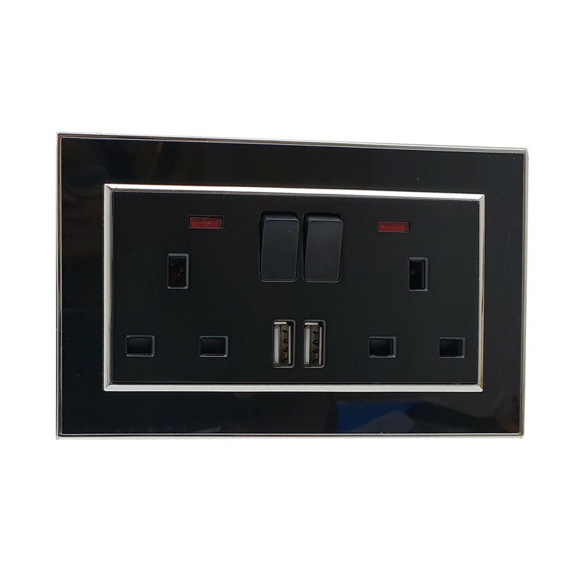 Auda Wall Mounted Socket